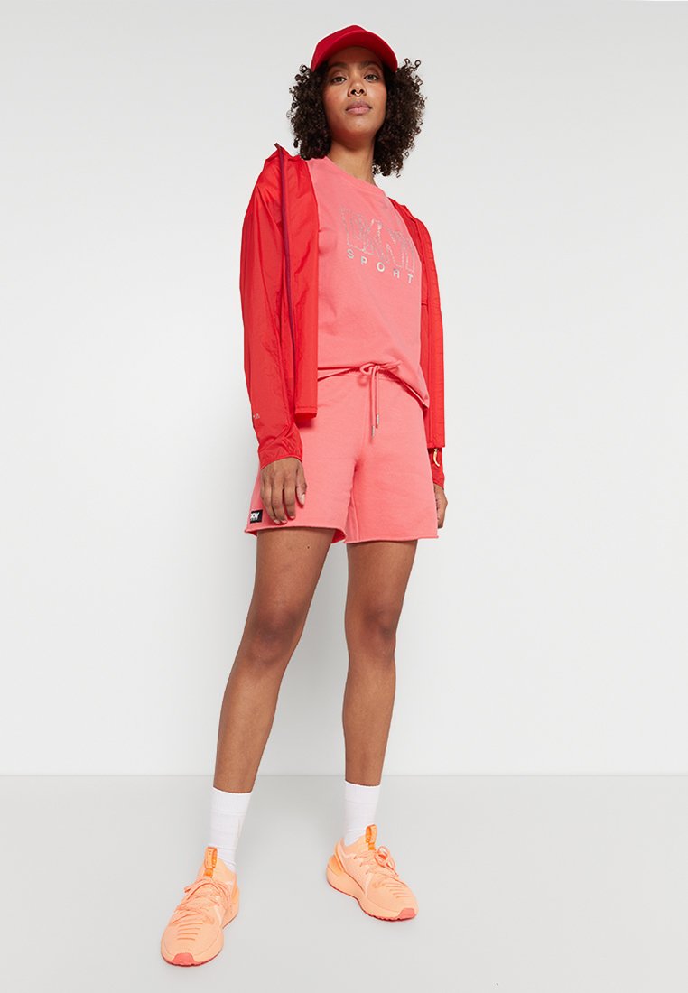 DKNY Sport