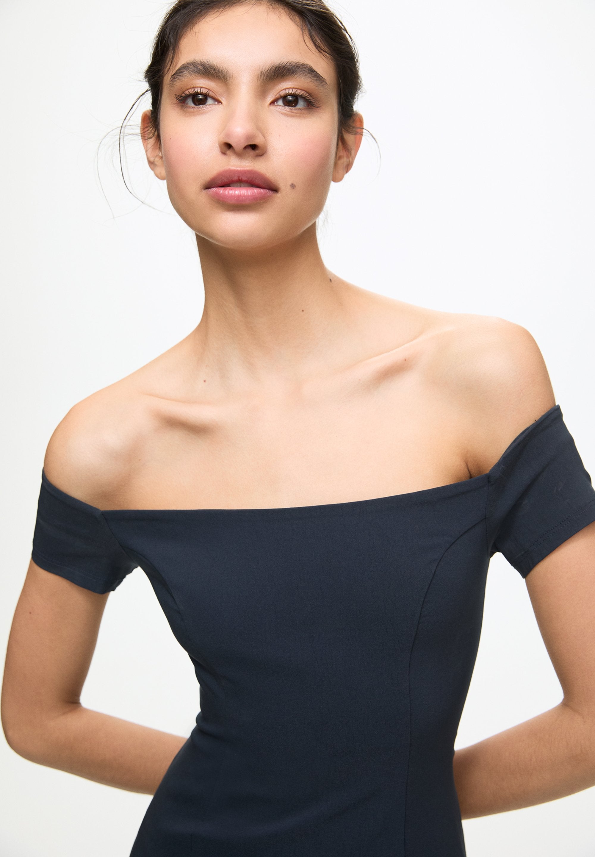 PULL&BEAR OFF-THE-SHOULDER