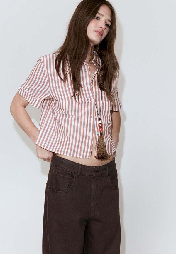 Mango ADULT - Button-down blouse - bordeaux white