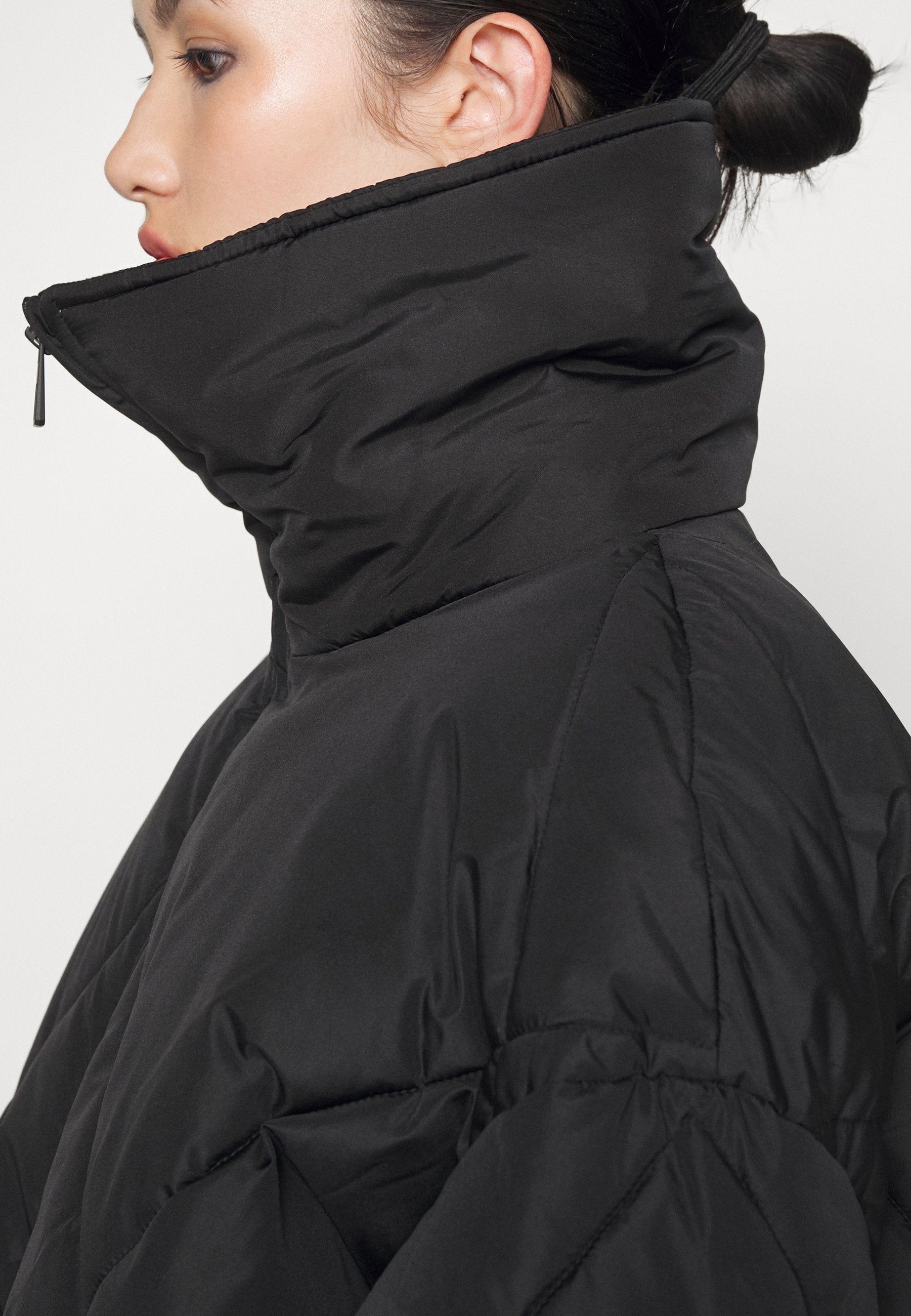 ONLTAMARA SHORT QUILTED JACKET  Media 5