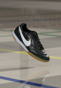 Nike Performance TIEMPO STREETGATO IC UNISEX - Indoor football boots - black/white
