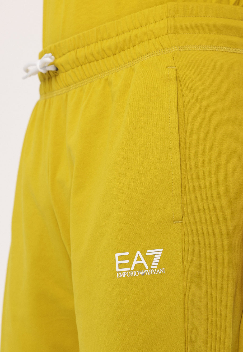 EA7 Emporio Armani Shorts Media 7