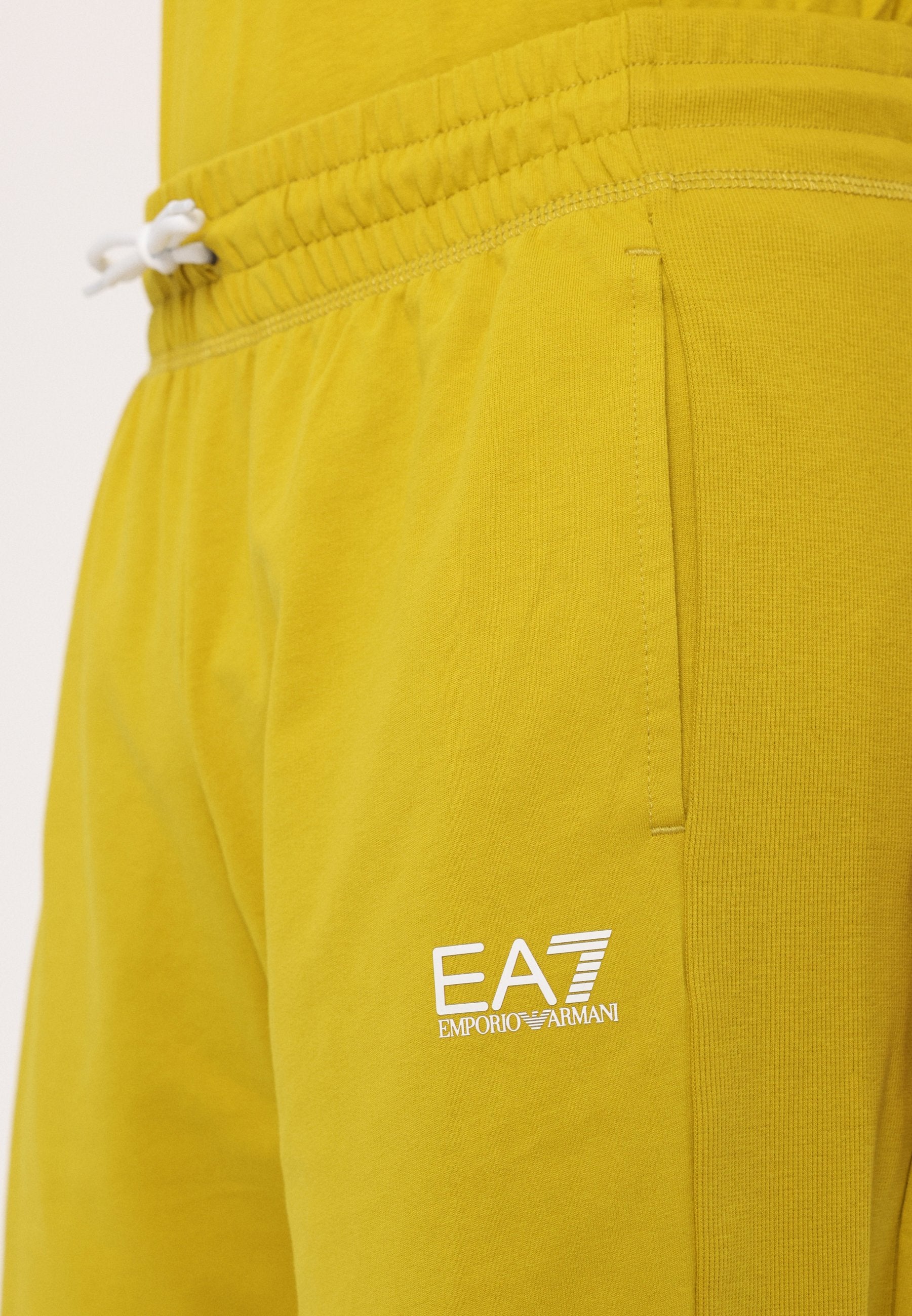 EA7 Emporio Armani Shorts Media 7