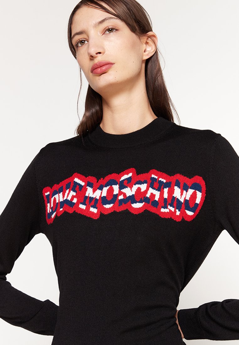 Love Moschino