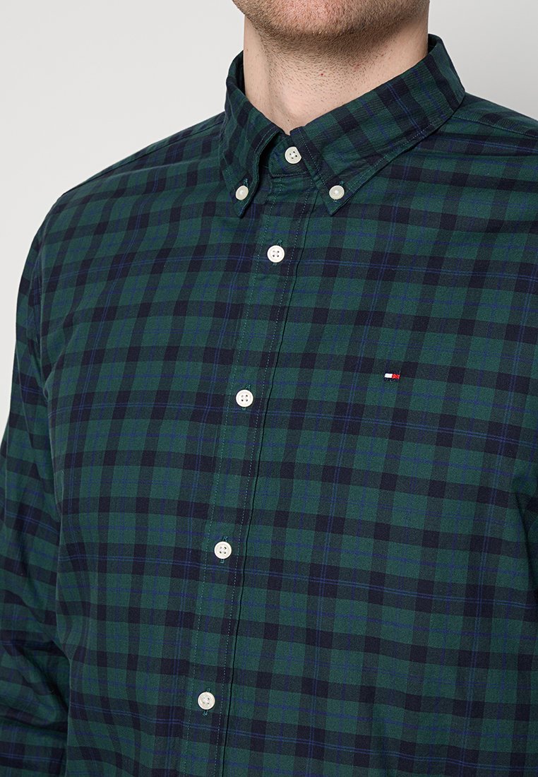 REGULAR FIT  Media 2
