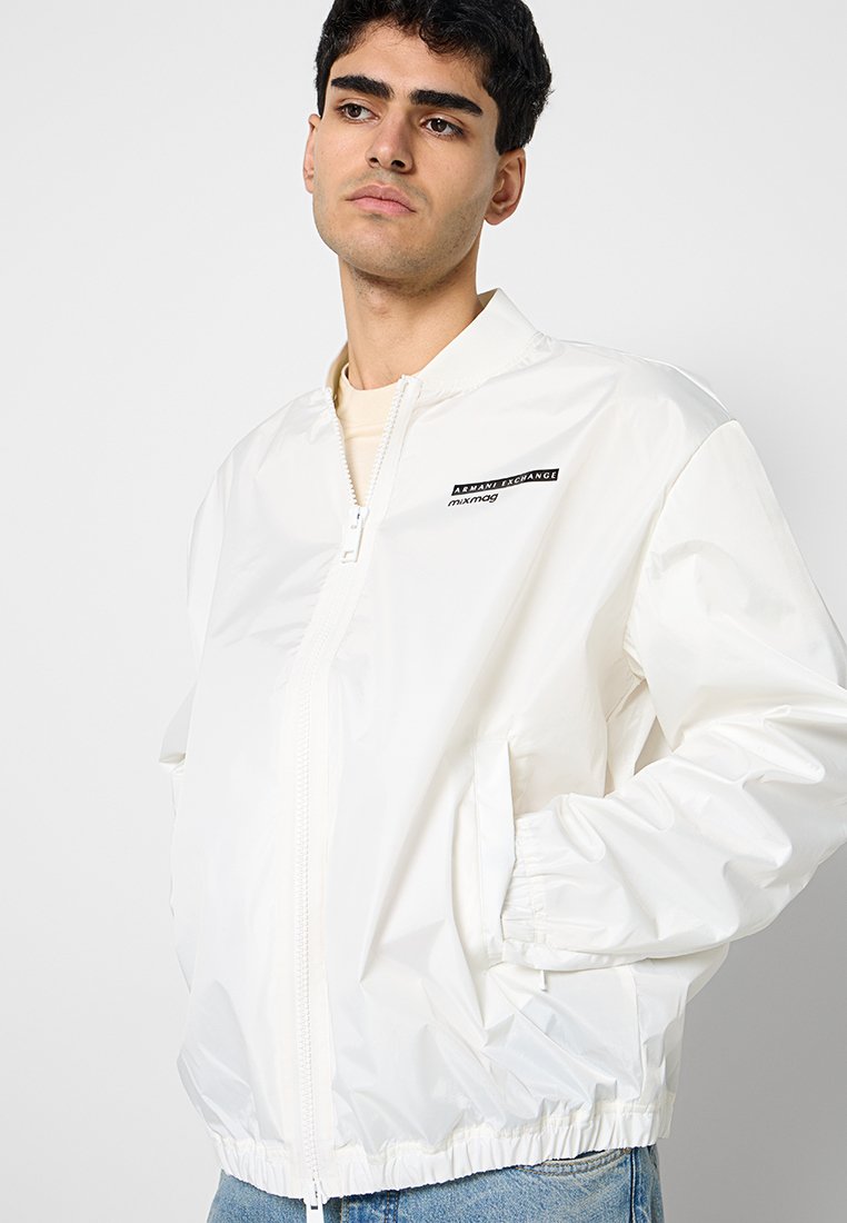 Armani Exchange Bomberjacke Media 4