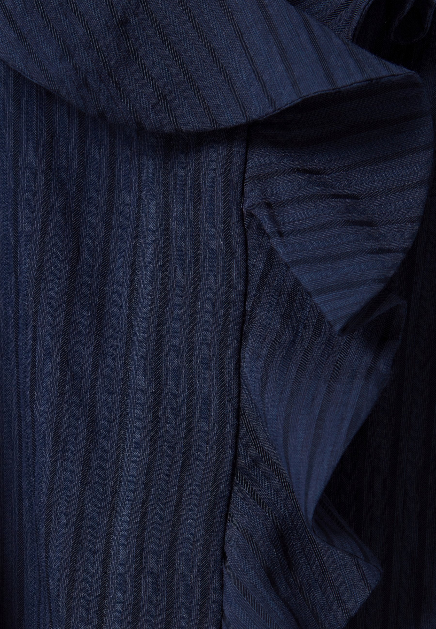 Claudie Pierlot RAYANIRAYURESDARK