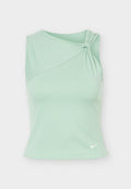 Ärmelloses, mintgrünes Sporttop mit asymmetrischem Ausschnitt und gerafftem Detail an der rechten Schulter, kleines weißes Nike-Logo am Saum.