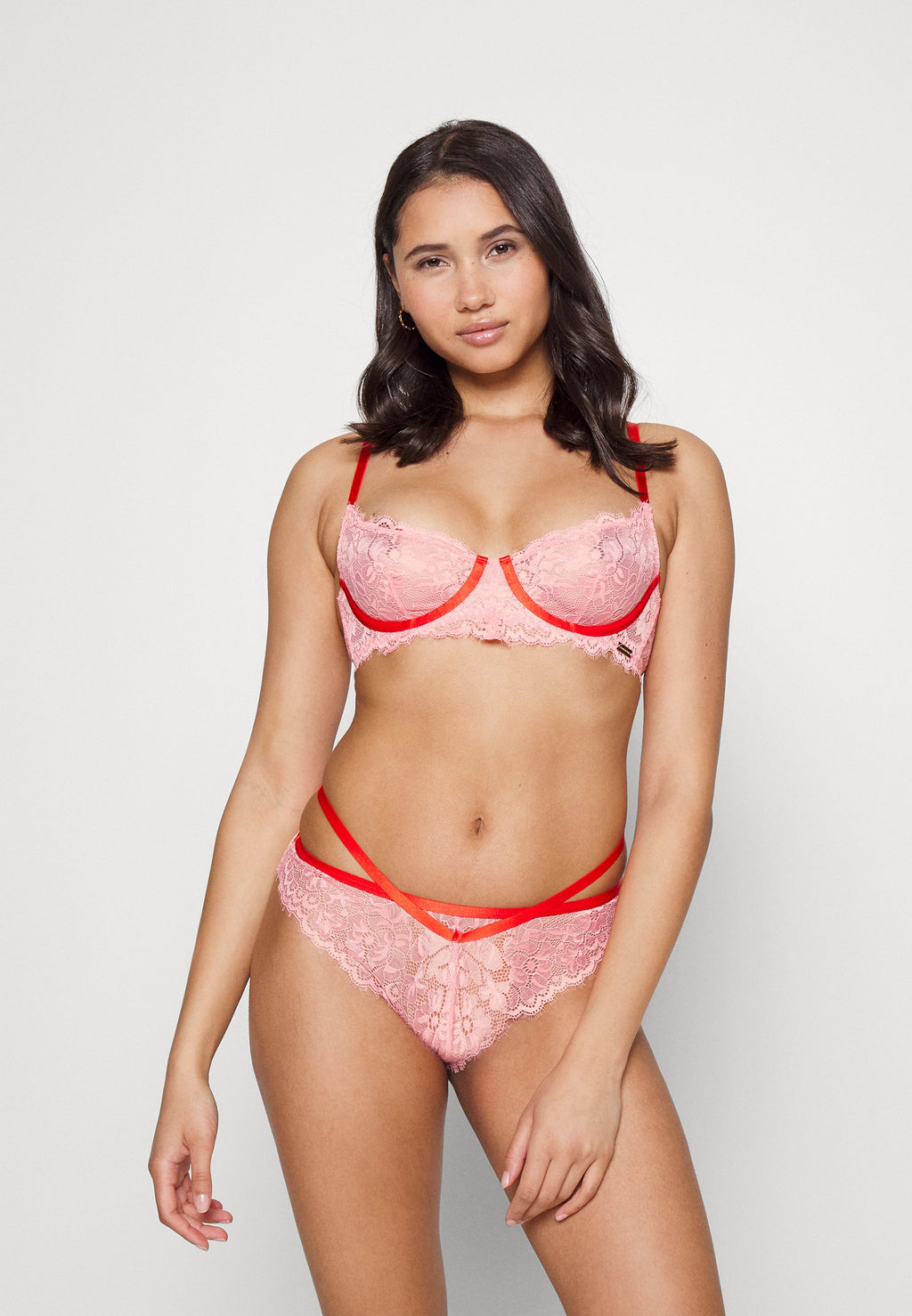 We Are We Wear EYELASH MIA OUTLINE UNDERWIRE