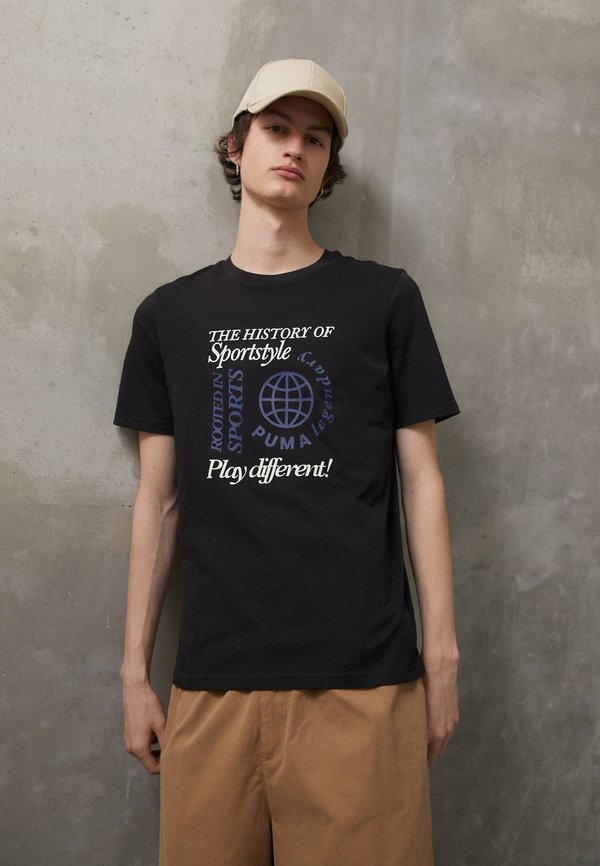 Puma GRAPHICS LEGACY ARCHIVE TEE - Print T-shirt - black