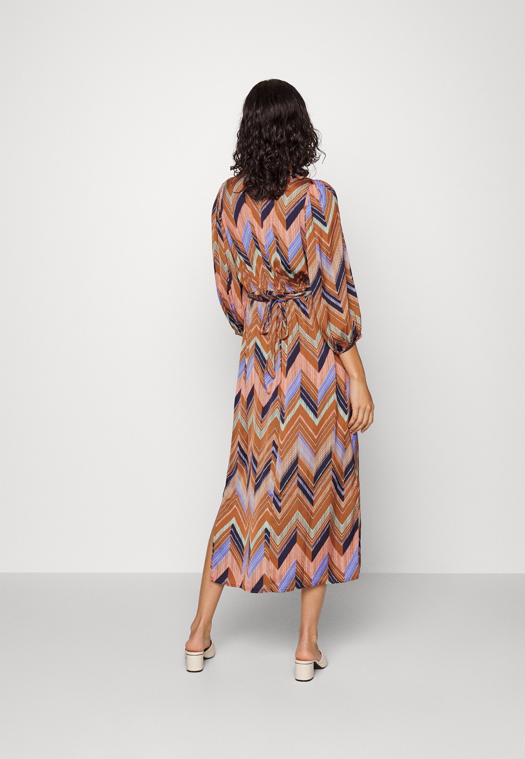 ONLSHEA LONG WRAP DRESS Media 4