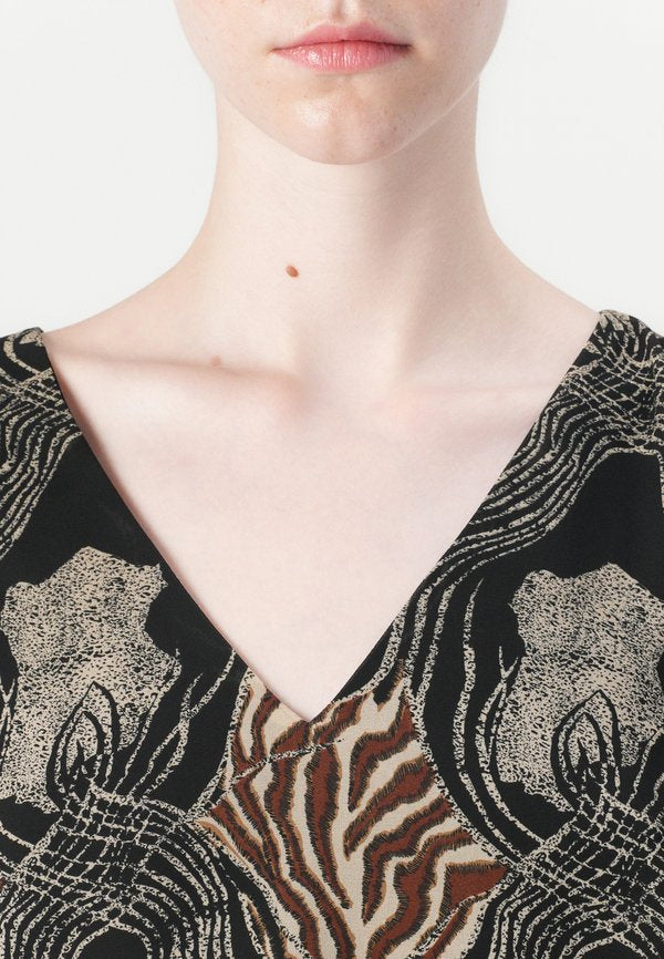 VILA VILIORA V NECK