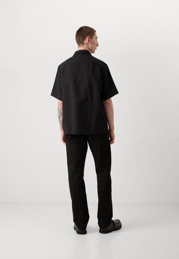 Calvin Klein RELAXED FIT