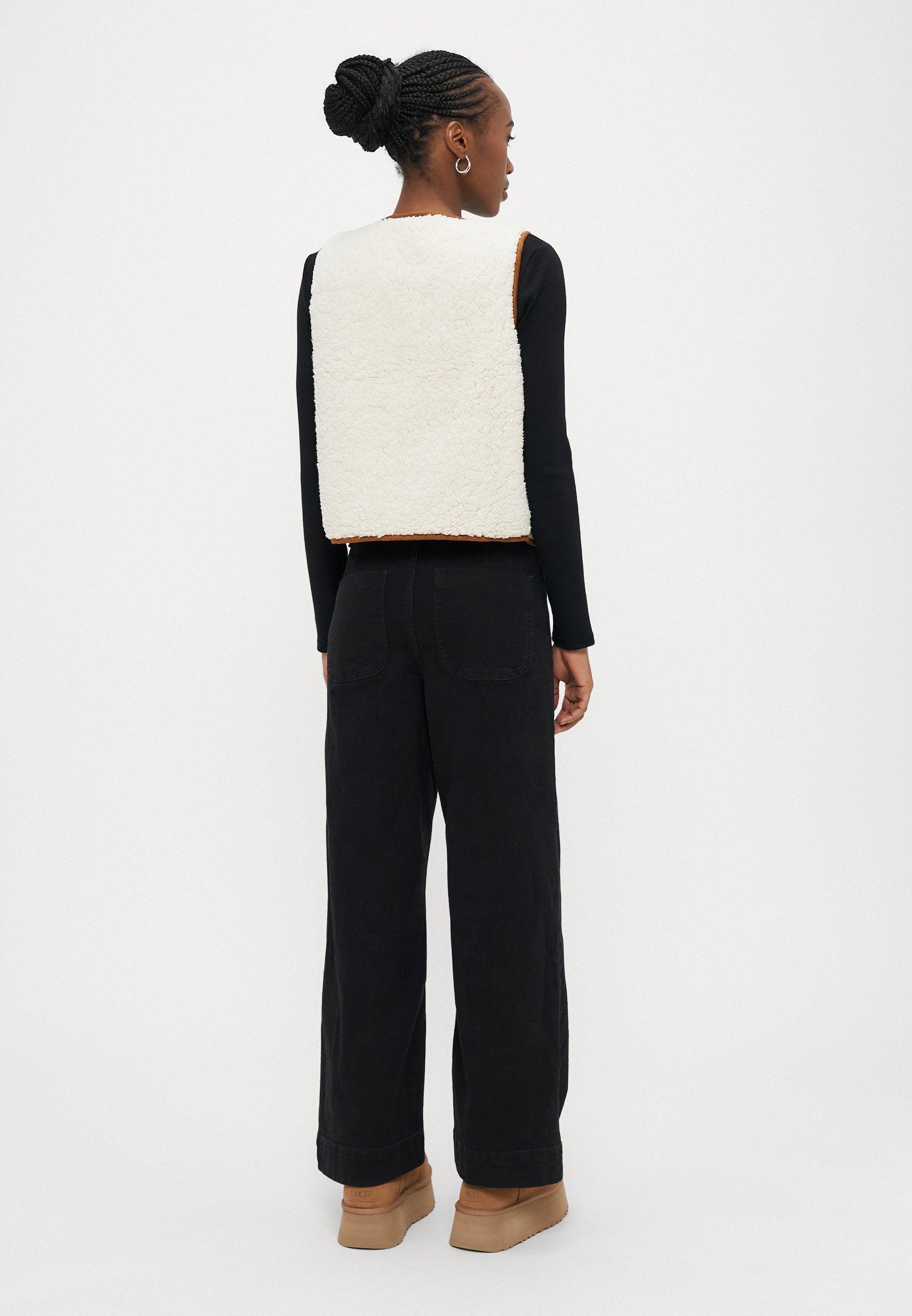 ONLAGATE VEST  Media 4