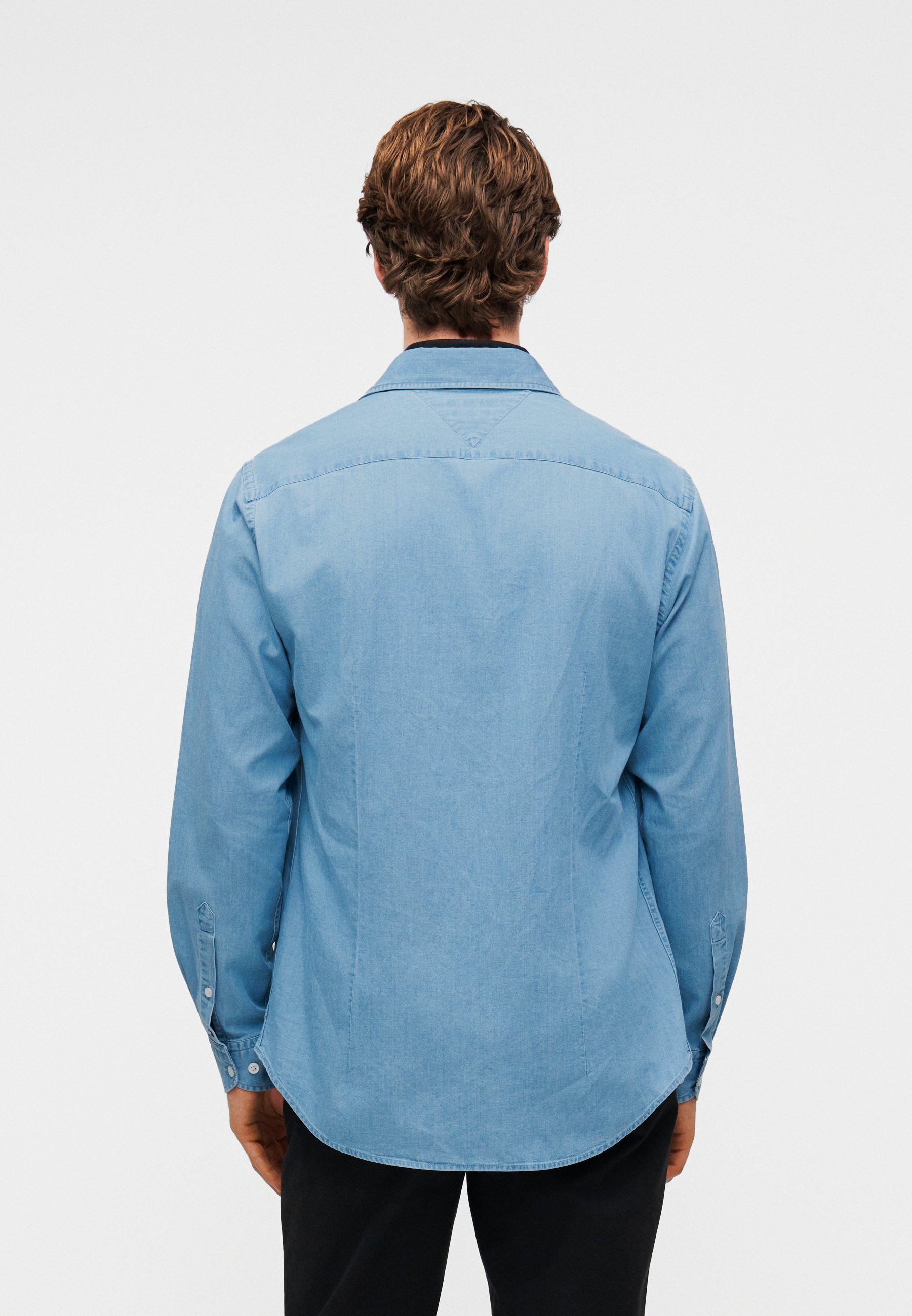 SMART CASUAL SLIM FIT DENIM SHIRT Media 4