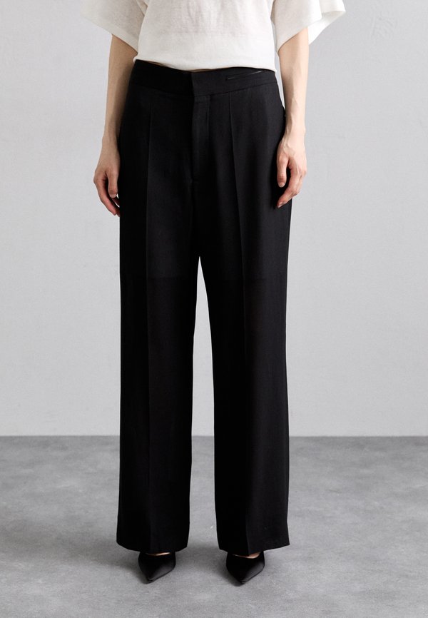 Victoria Beckham WAISTBAND DETAIL STRAIGHT LEG TROUSER