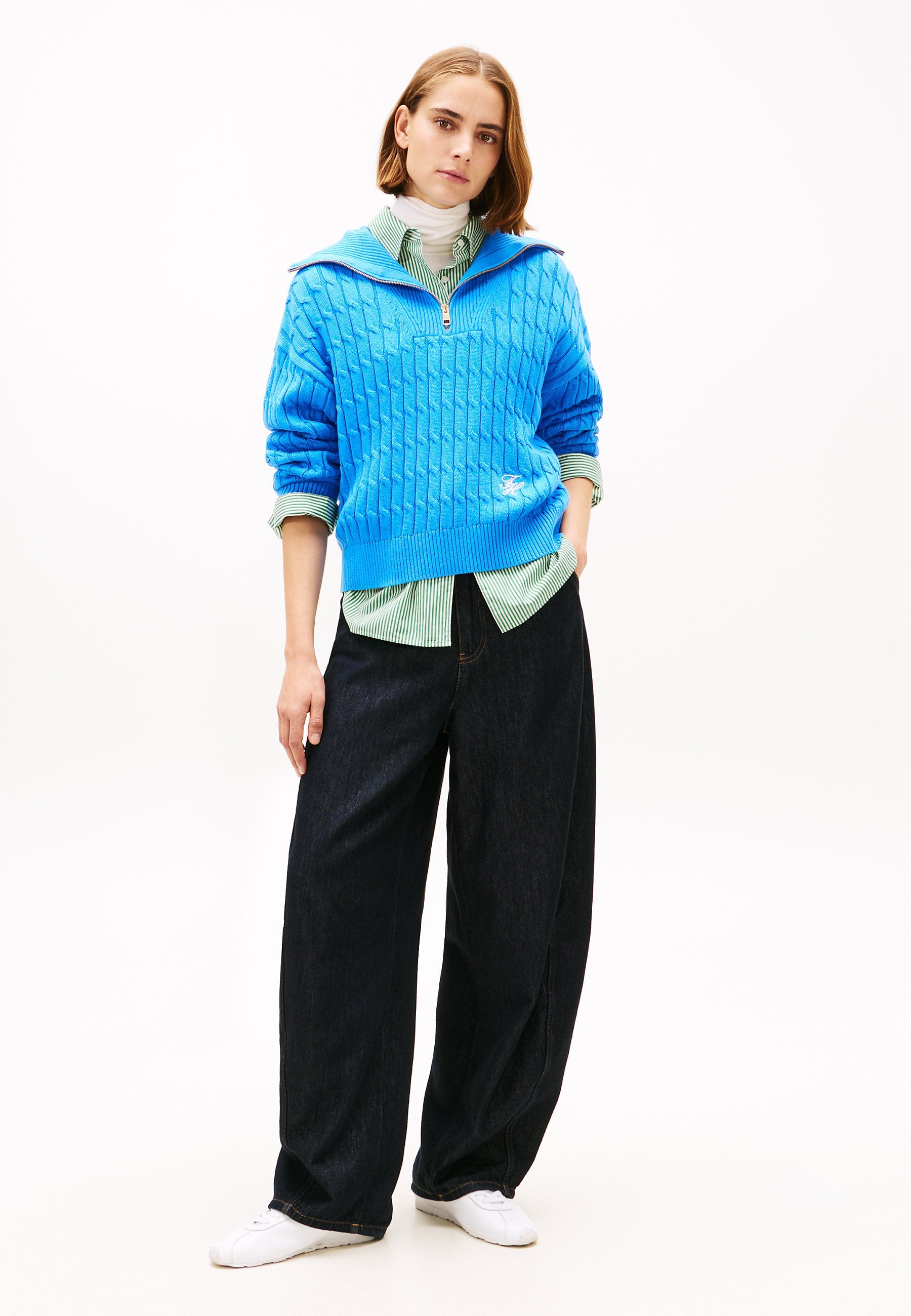 RELAXED CABLE KNIT HALF-ZIP JUMPER Media 2
