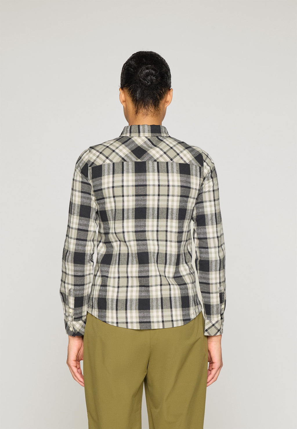 REGULAR FIT  Media 4