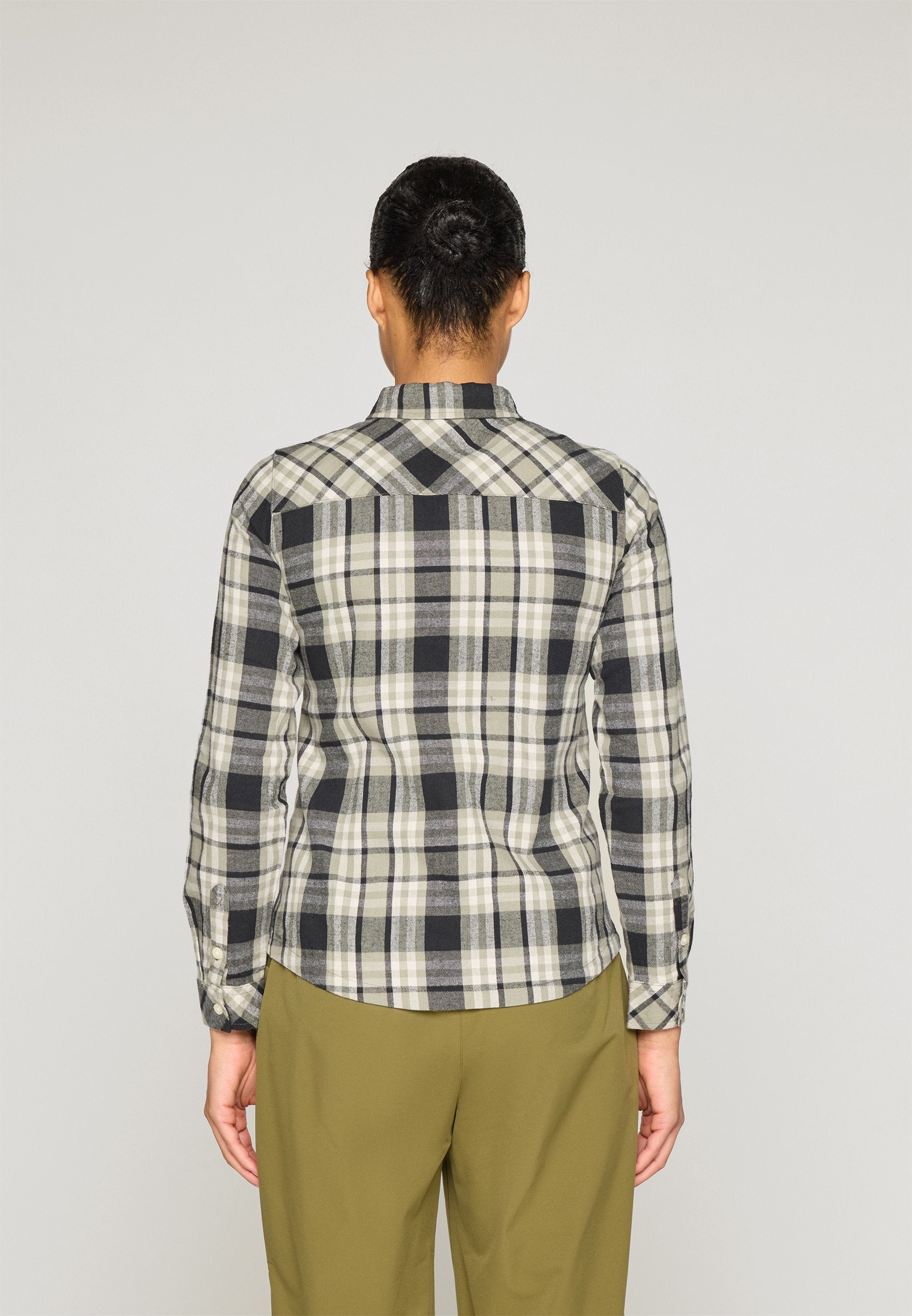 REGULAR FIT  Media 4