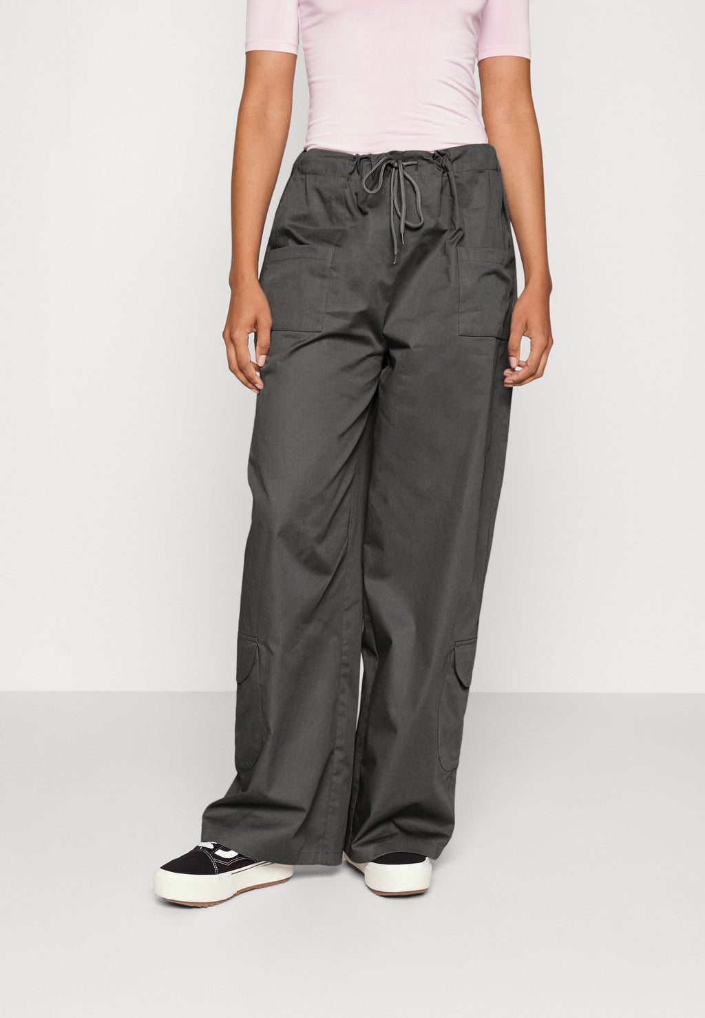Nicki Studios WIDE LEG POCKET PANTS
