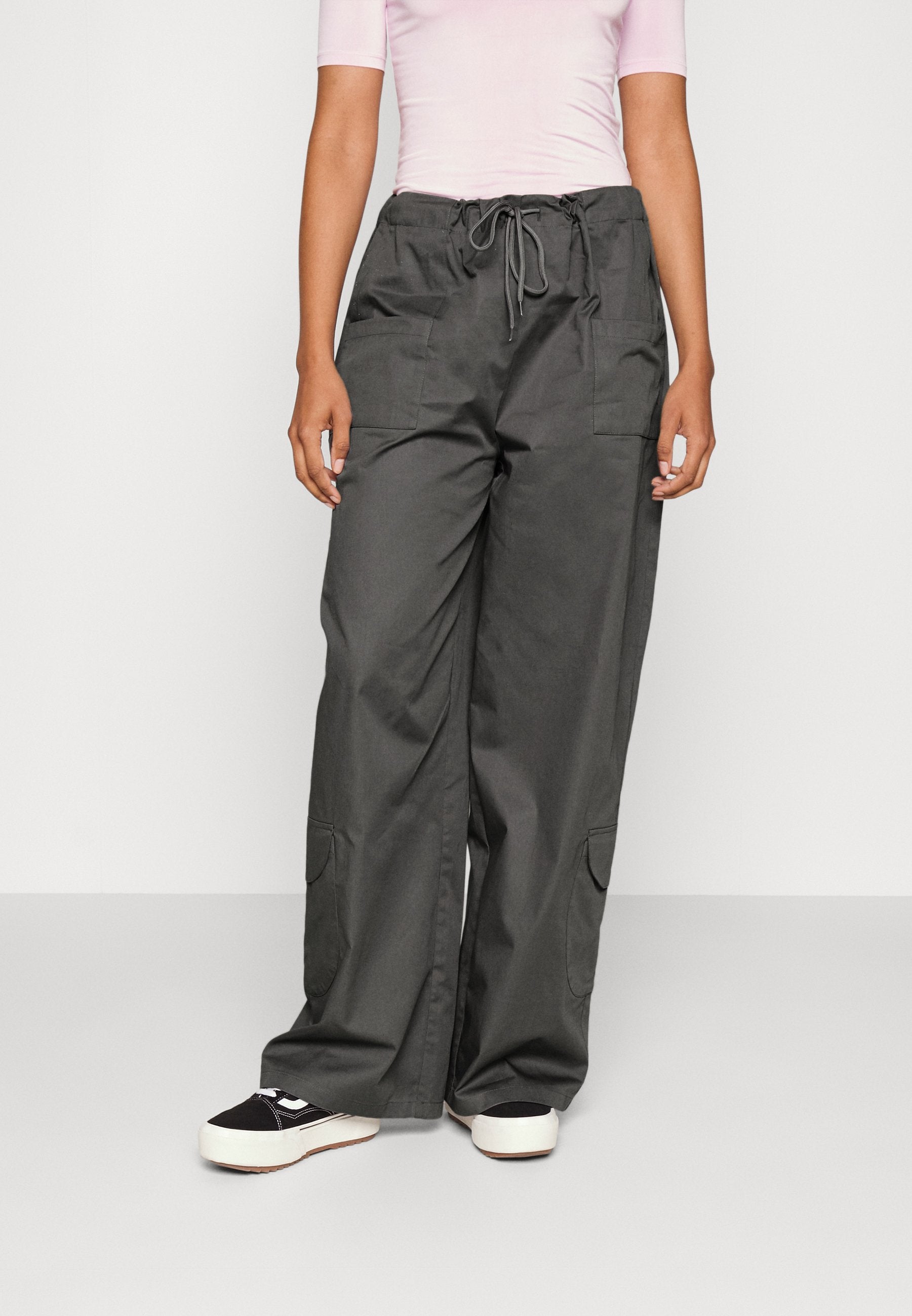 Nicki Studios WIDE LEG POCKET PANTS