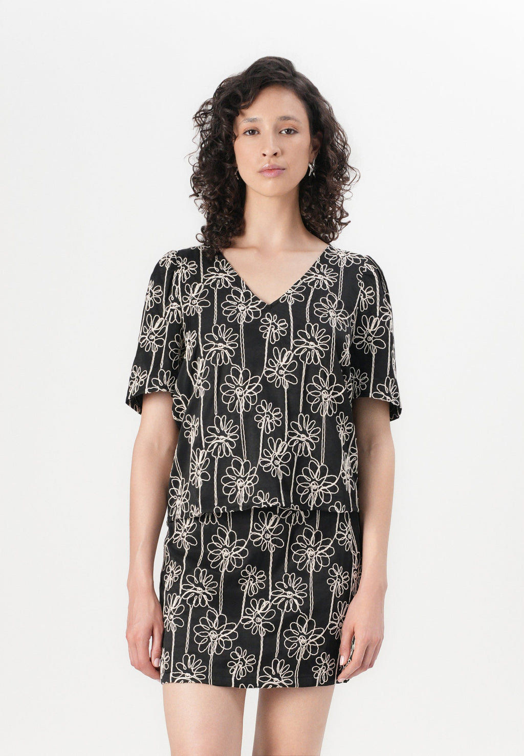 Object OBJCAMI V NECK