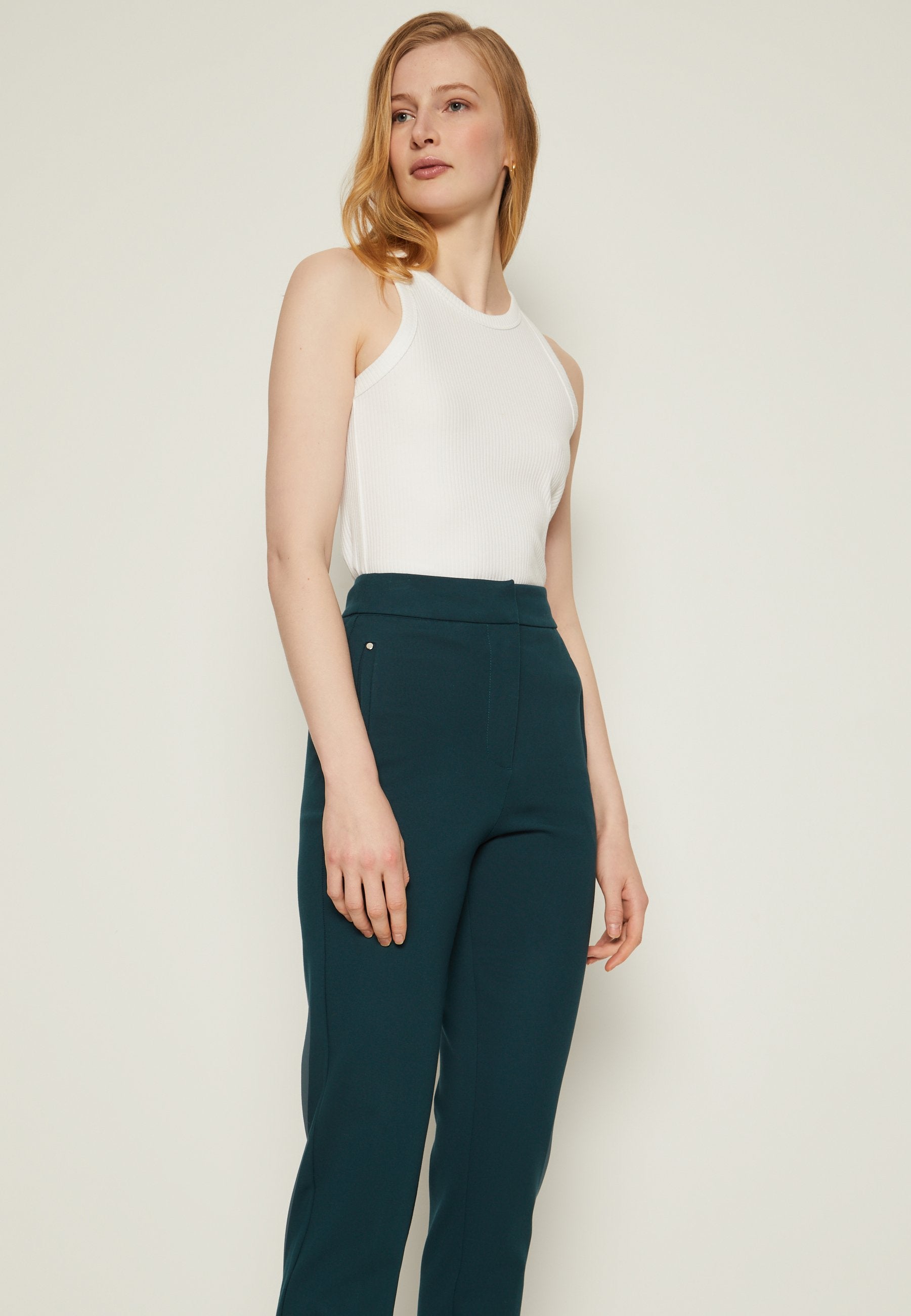 Anna Field Tall