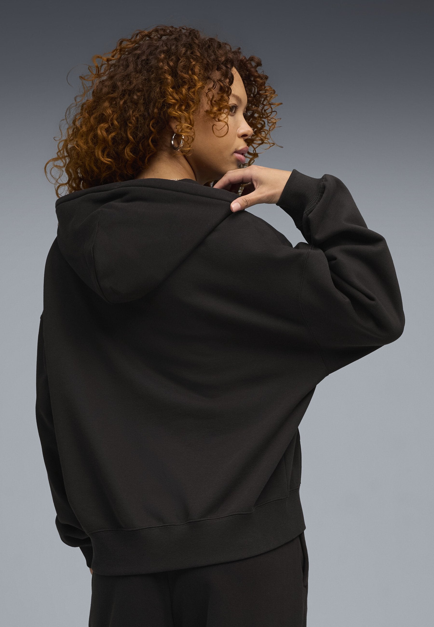Puma WARDROBE ESS FULL-ZIP BOXY HOODIE FL