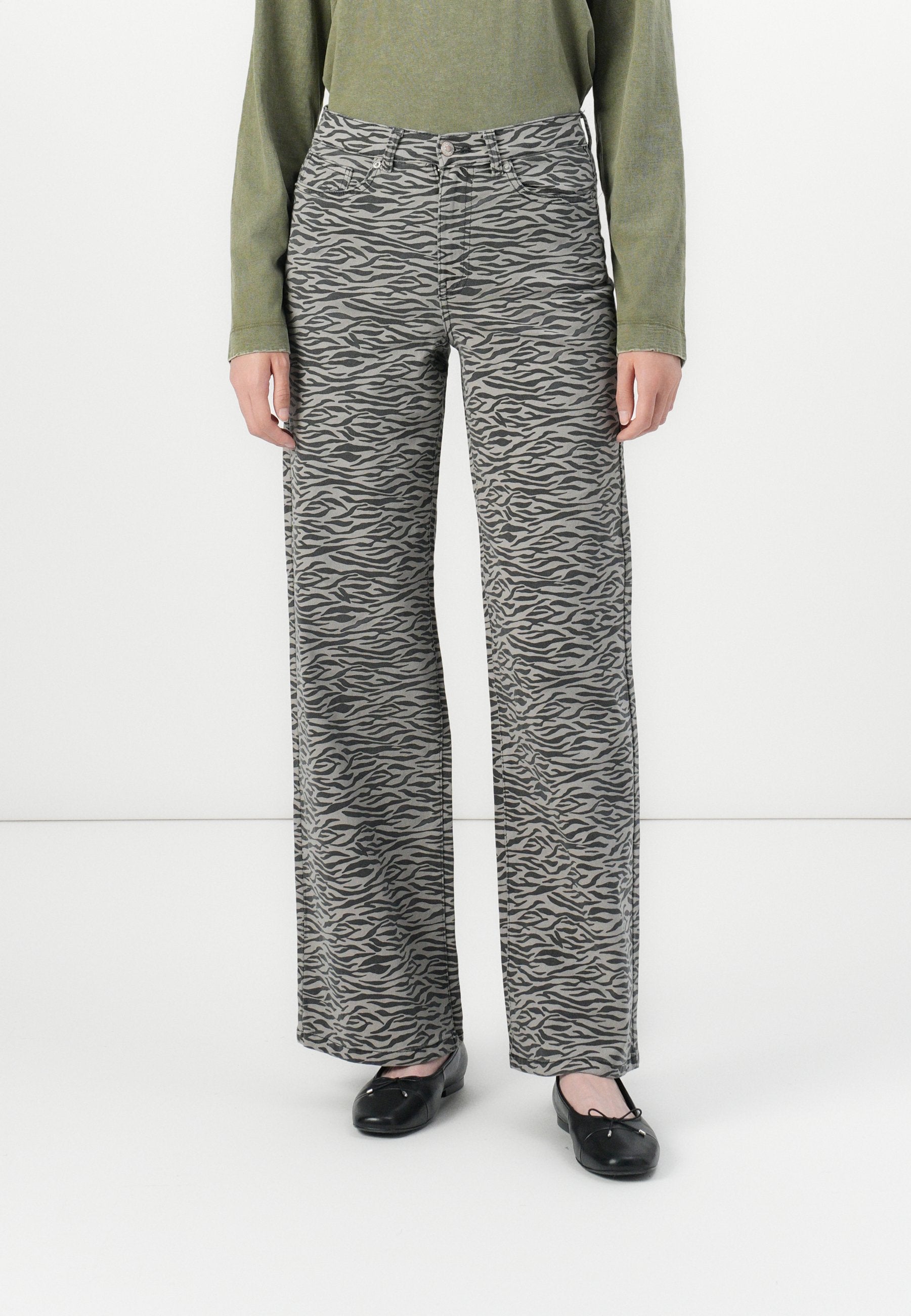 ONLMADISON WIDE ANIMAL PANT Media 3