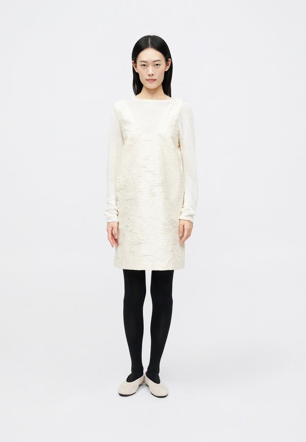 DAY Birger et Mikkelsen DURANT REFINED STRUCTURE
