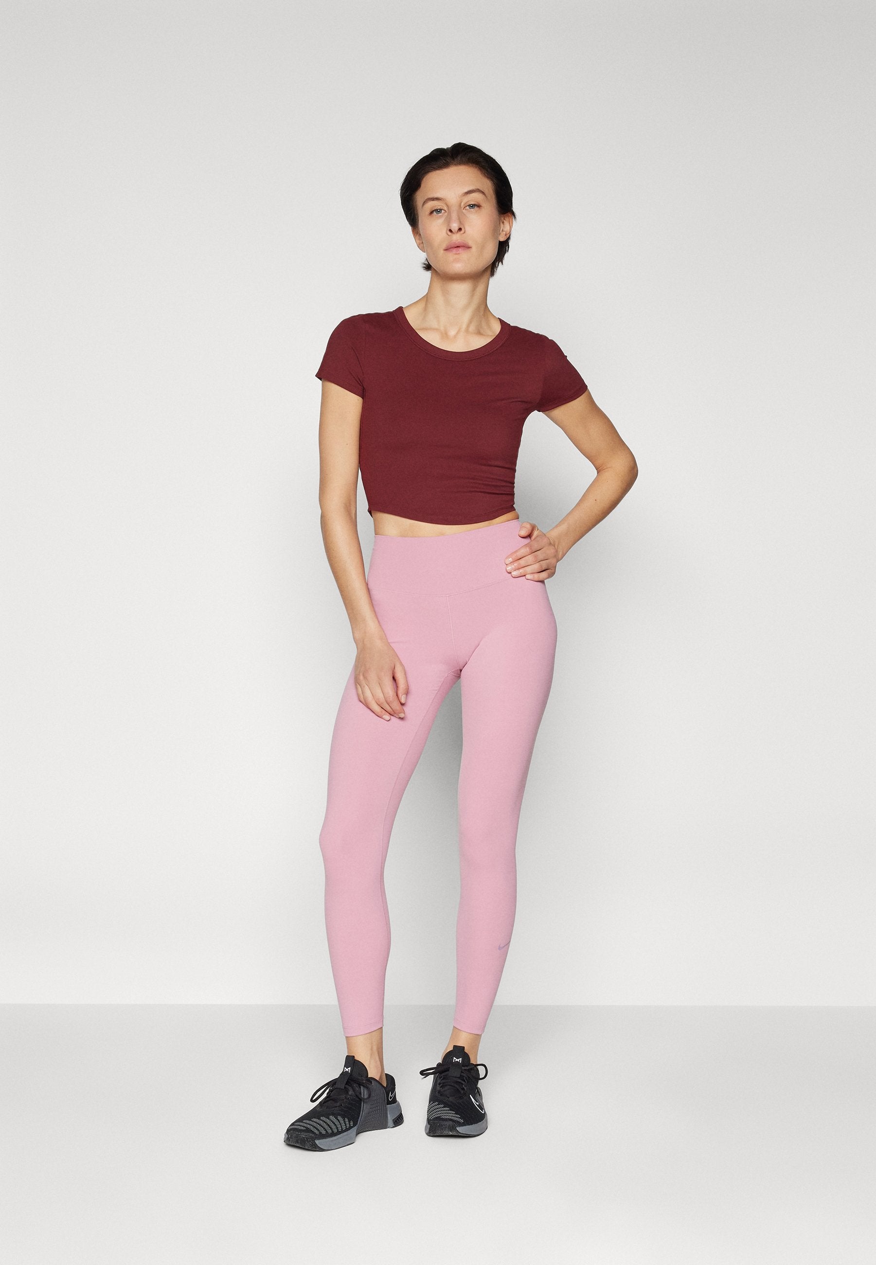 Nike Performance ONE