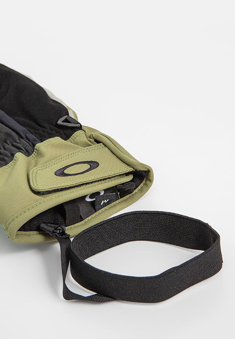 Oakley ROUNDHOUSE SHORT