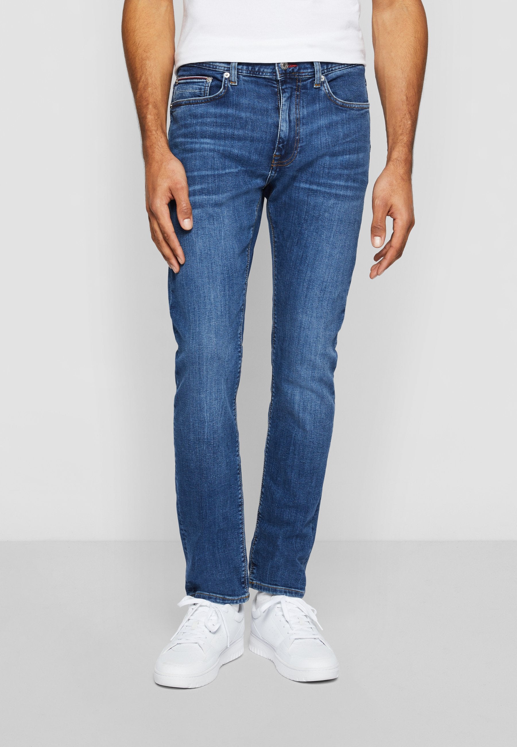 CORE BLEECKER SLIM Media 3