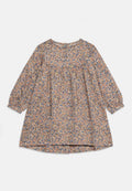 Floral-Print Kleid in Hellrosa, mit langen Ärmeln, gerafftem Oberteil, rundem Ausschnitt und einer lockeren, fließenden Silhouette.