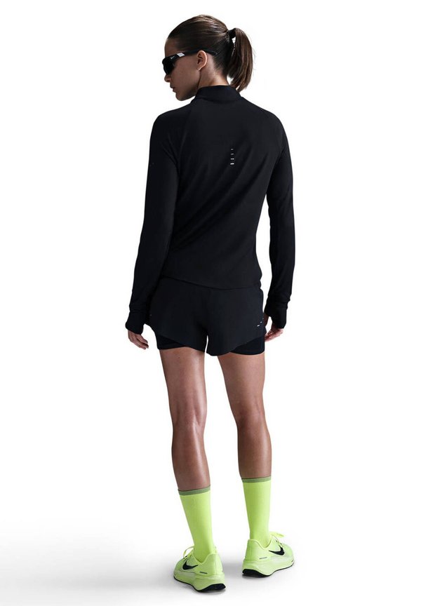 Nike Performance SWIFT