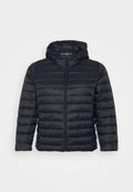 Schwarze Daunenjacke mit Kapuze, ausgestattet mit einem Reißverschluss, gestepptem Design und elastischen Bündchen. Hergestellt aus leichtem, glattem Material.