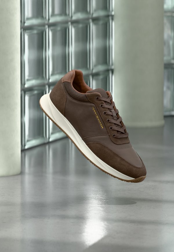 Tommy Hilfiger Trainers - cocoa
