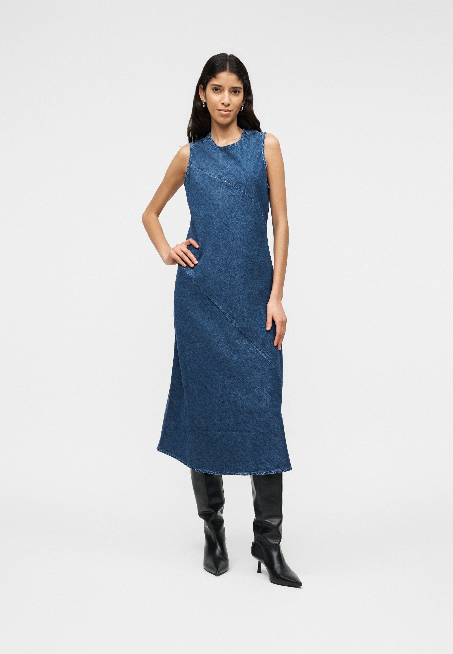 DKNY