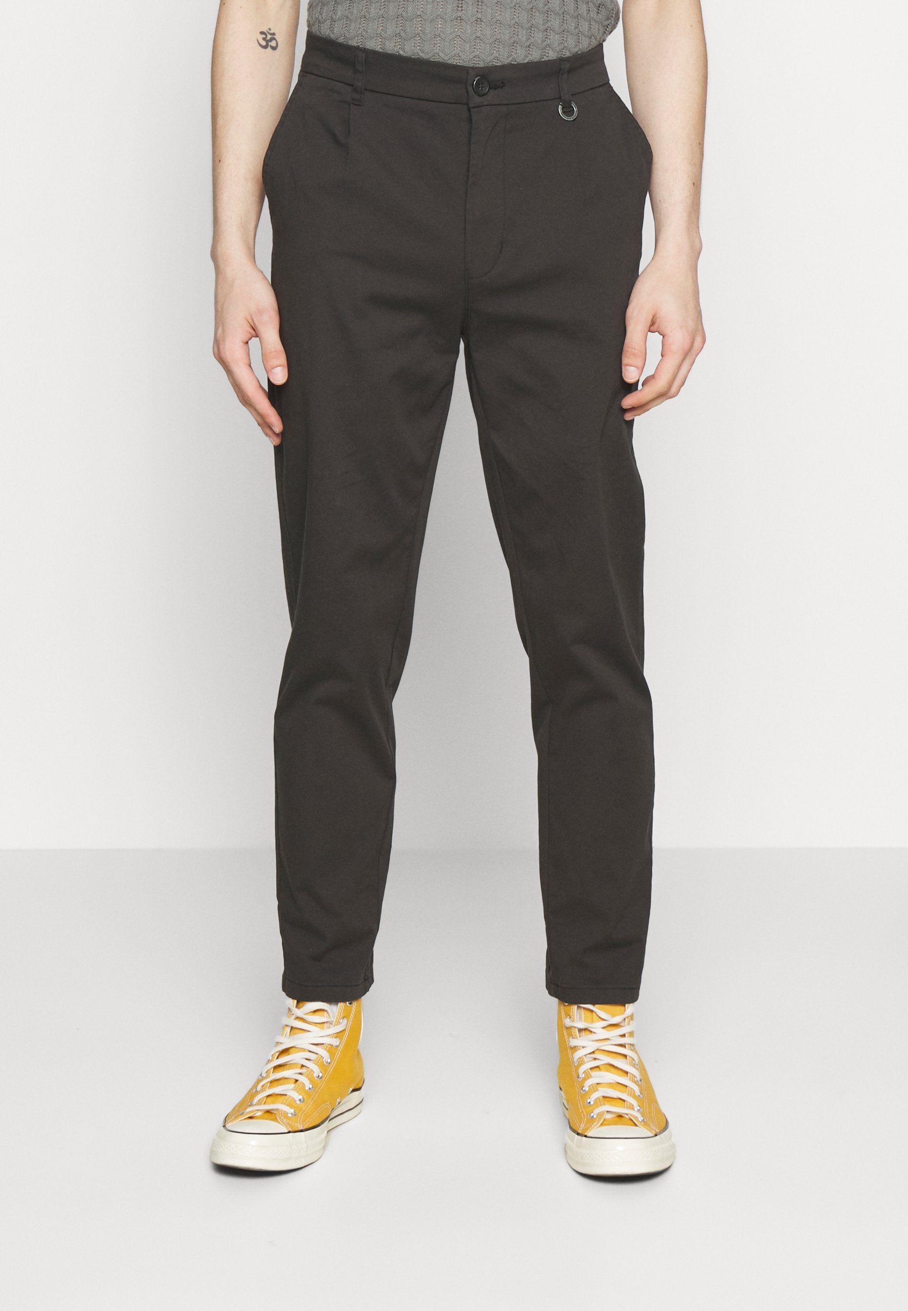 ONSLOU TAP PANT Media 3