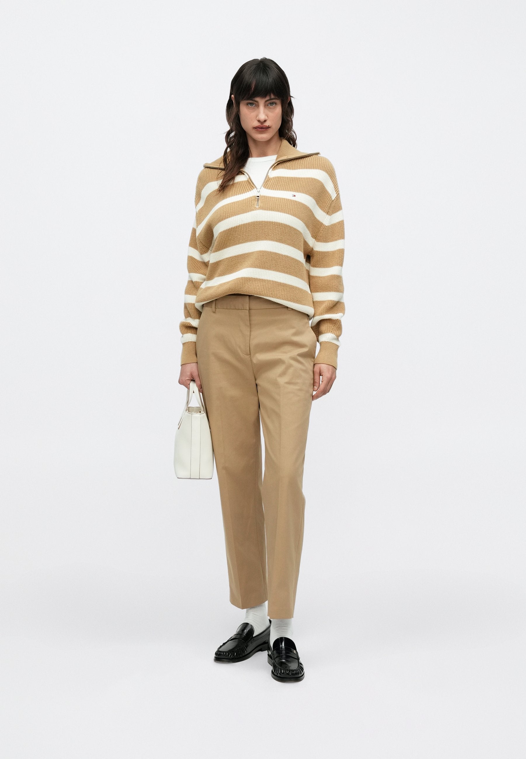 SLIM STRAIGHT Media 2