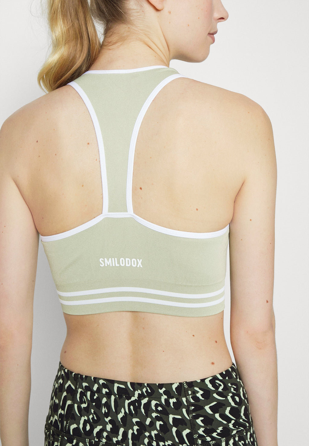 Smilodox SEAMLESS STRIPE SPORTS BRA