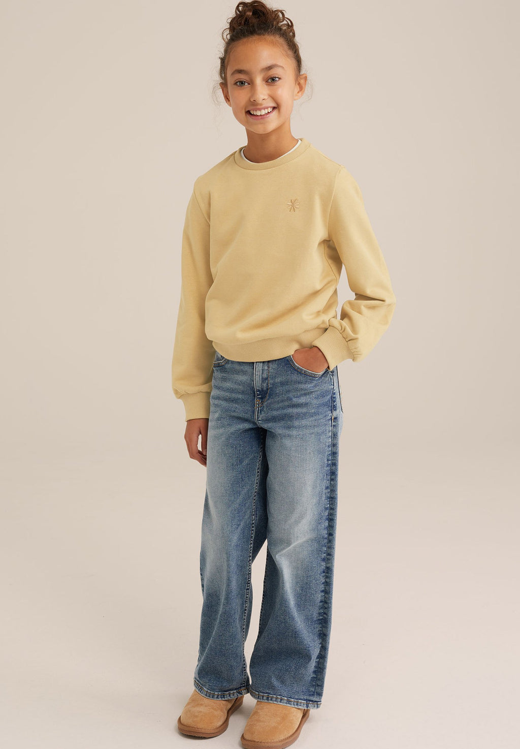 WE Fashion