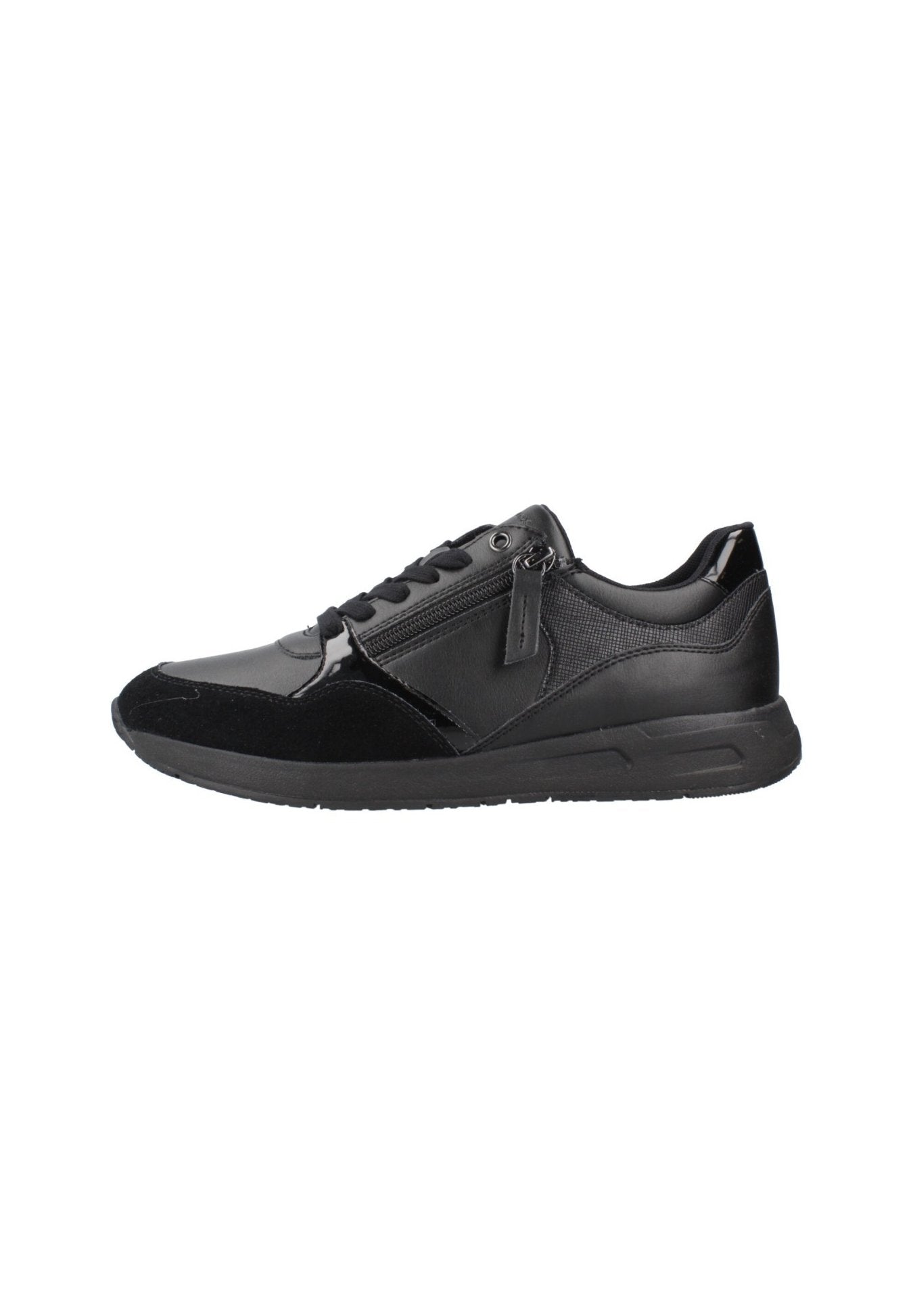 Schwarzer Sportschuh mit glattem Leder und strukturierten Stoffpaneelen, Schnürdesign und dicker Gummisohle.