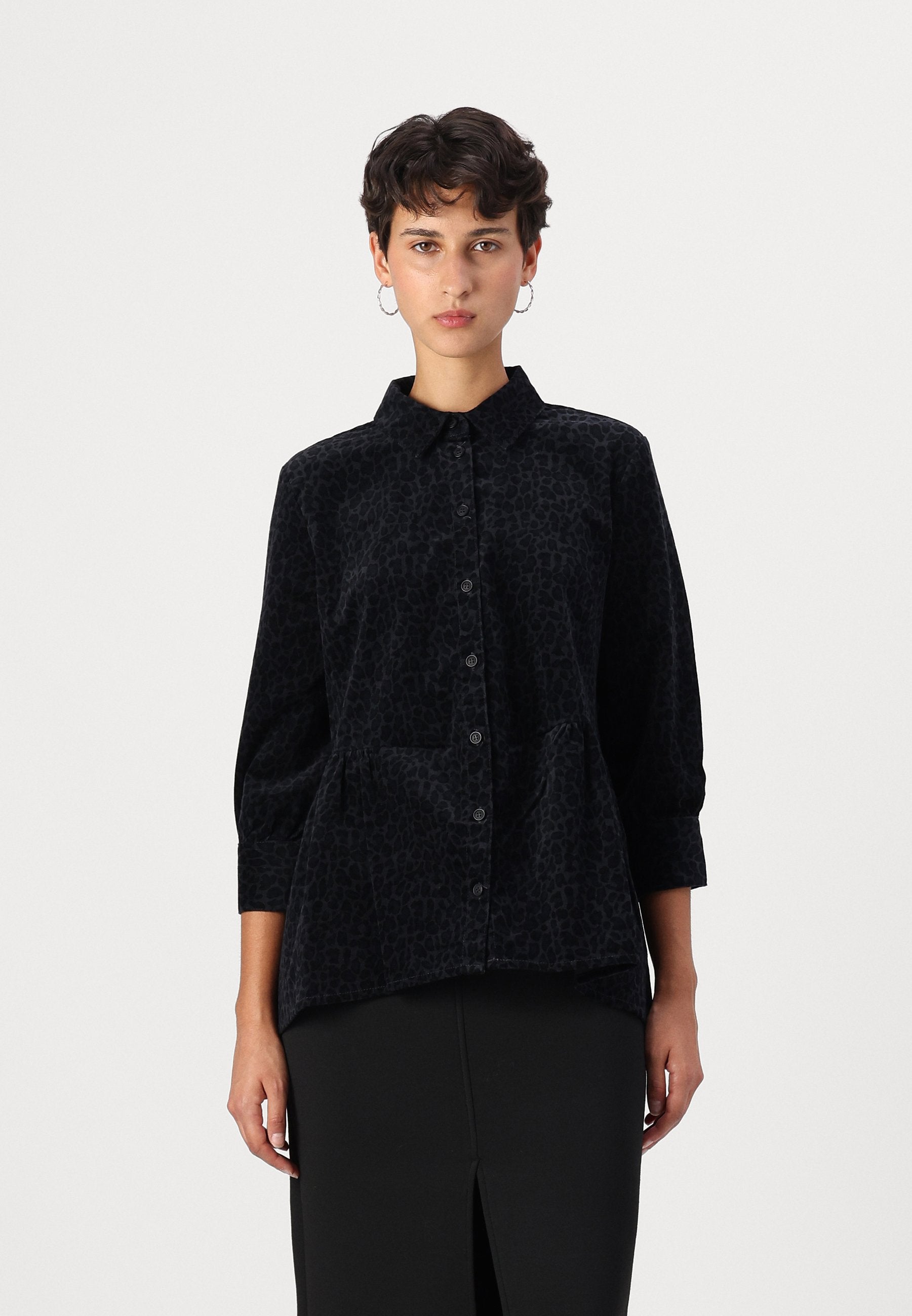 ONLCANBERRA LEO SHIRT  Media 3