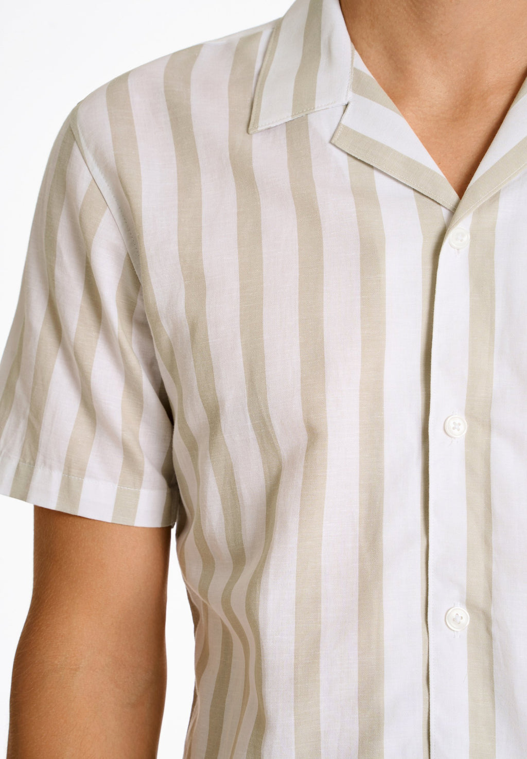 STRIPED RESORT Media 4