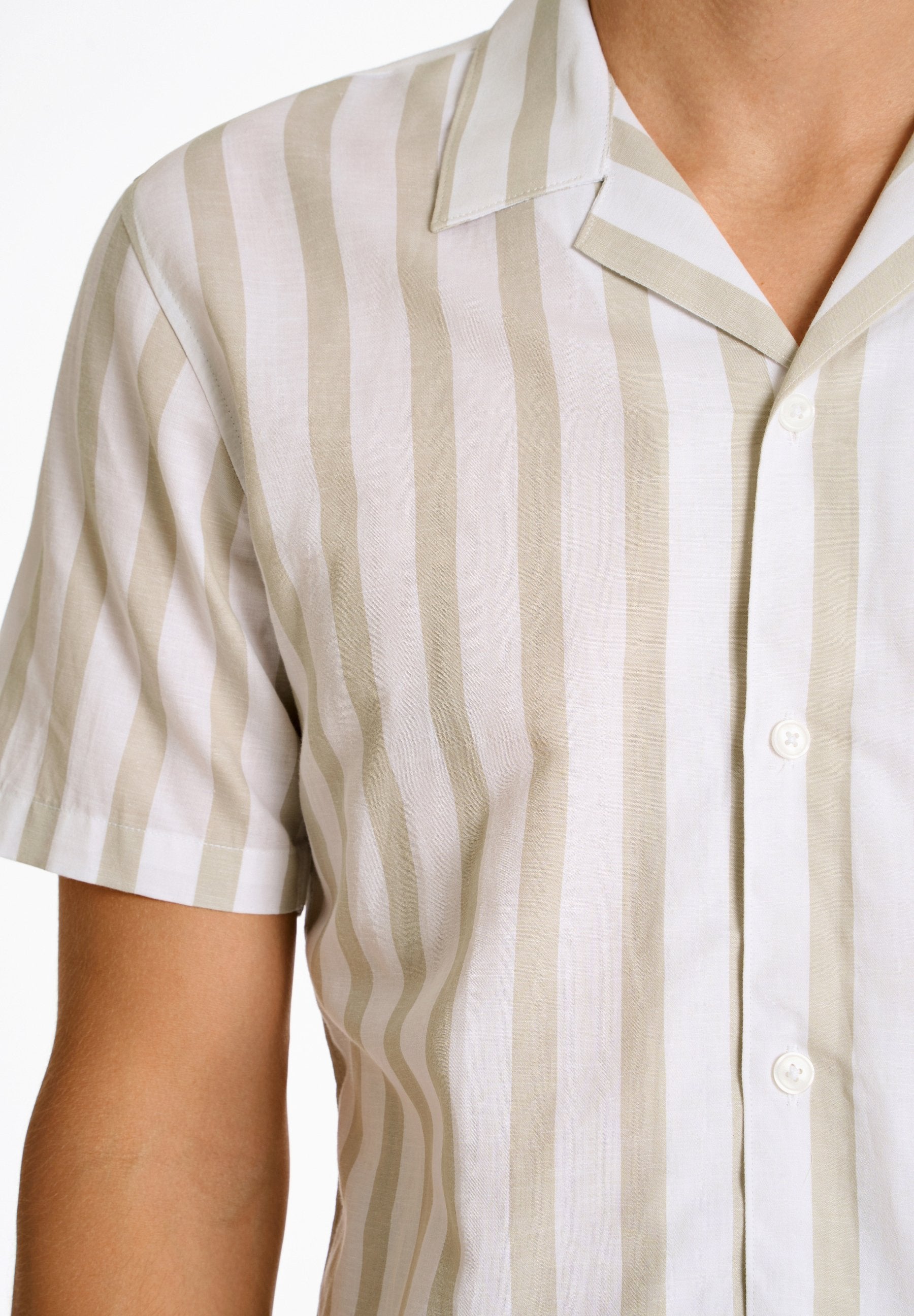 STRIPED RESORT Media 4