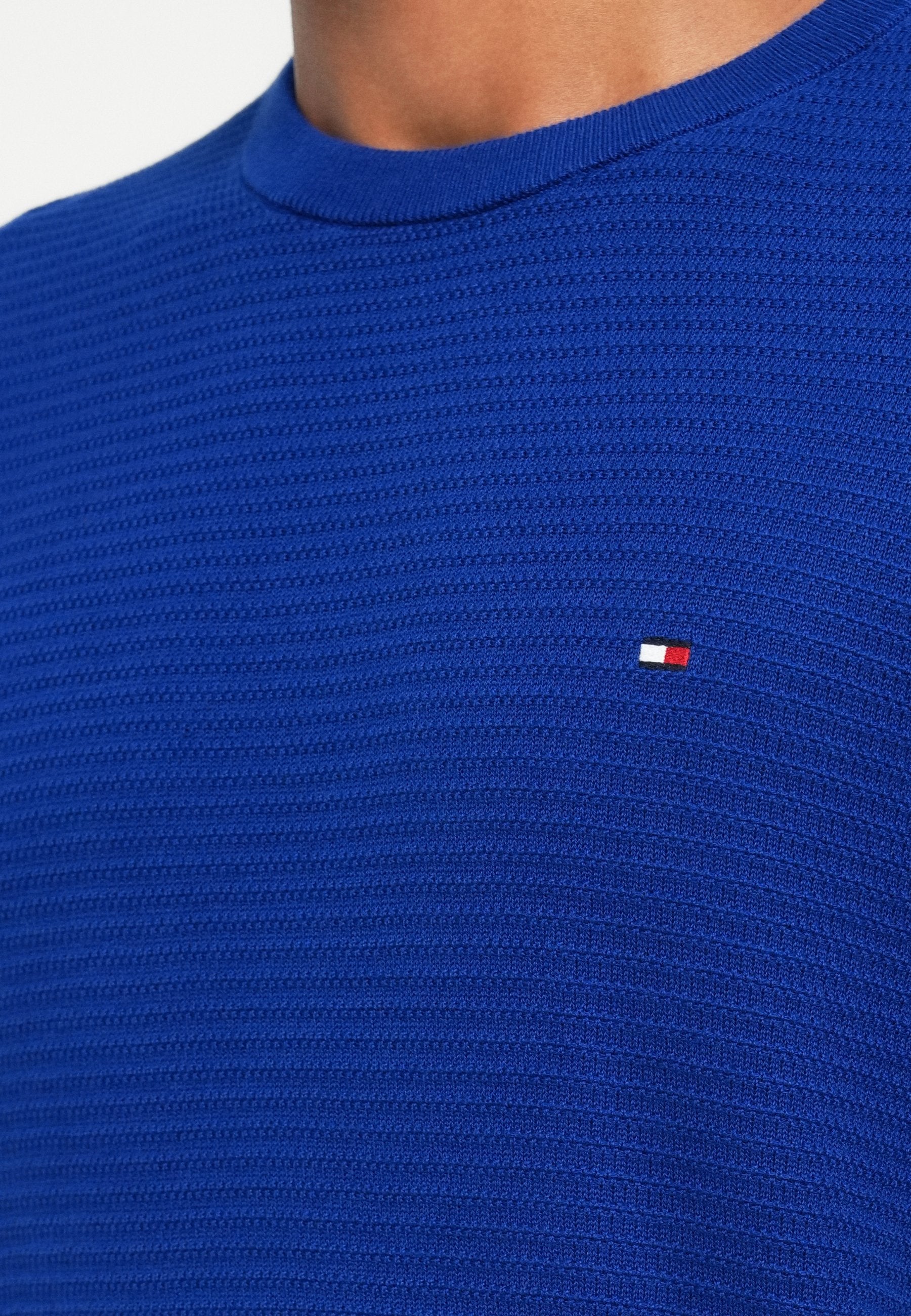 TEXTURED KNIT CREW NECK JUMPER Media 6