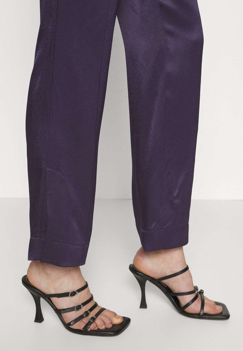 Materiel SLITS OUT PANTS
