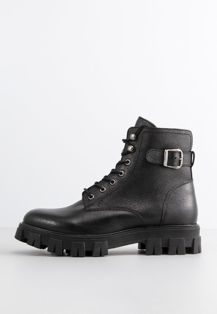 Lazamani Schnürstiefelette Media 1