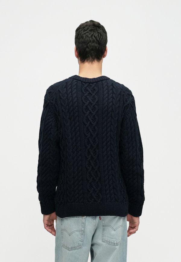 Abercrombie & Fitch EXCLUSIVE CABLE CREW